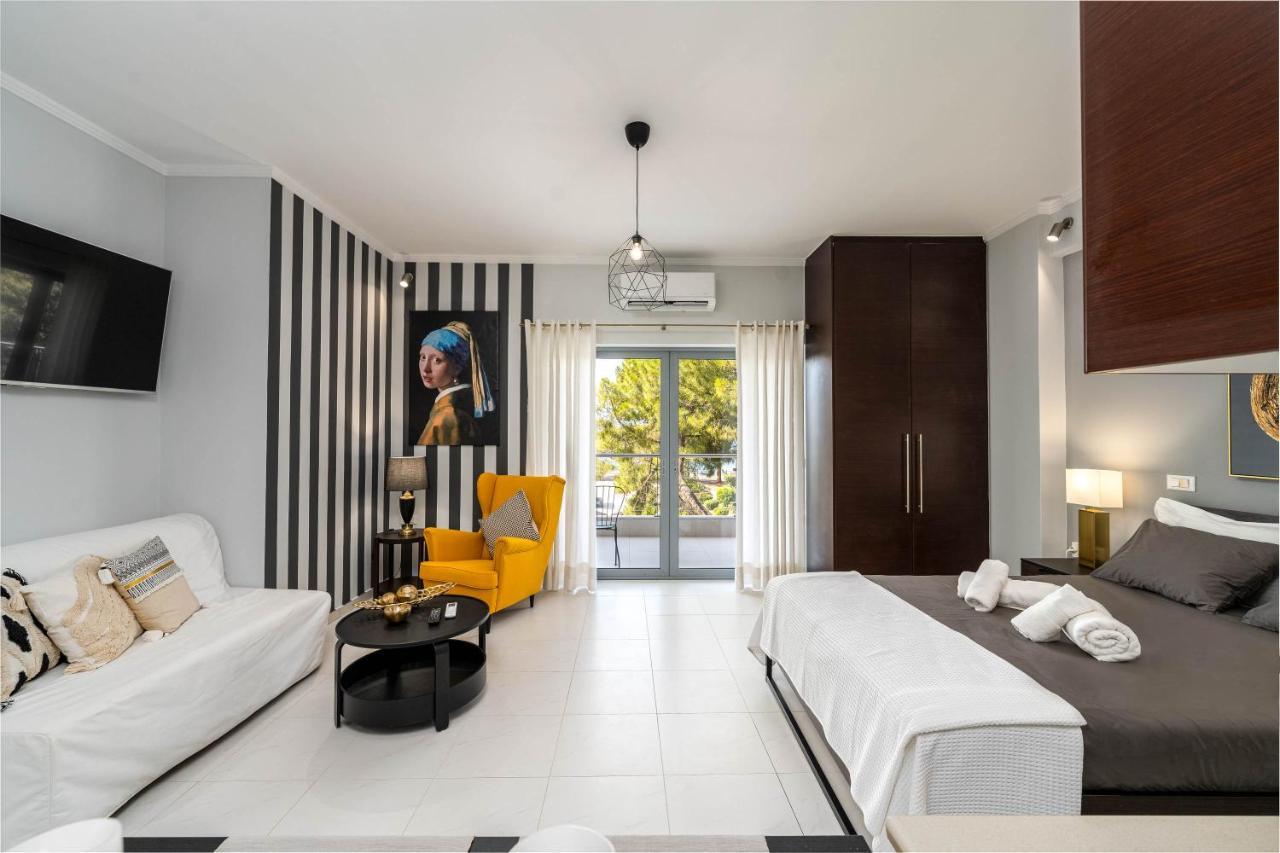 Byron Luxury Apartments Айгио Екстериор снимка