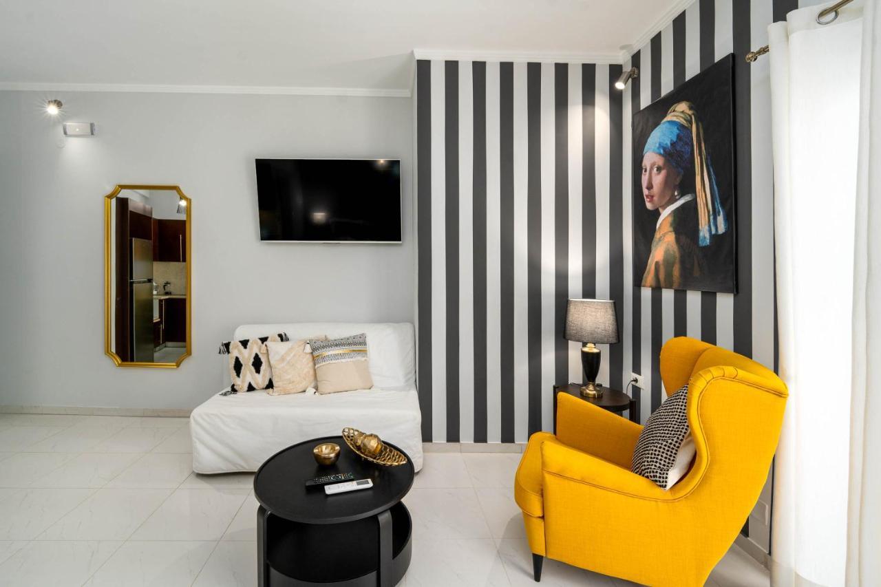 Byron Luxury Apartments Айгио Екстериор снимка