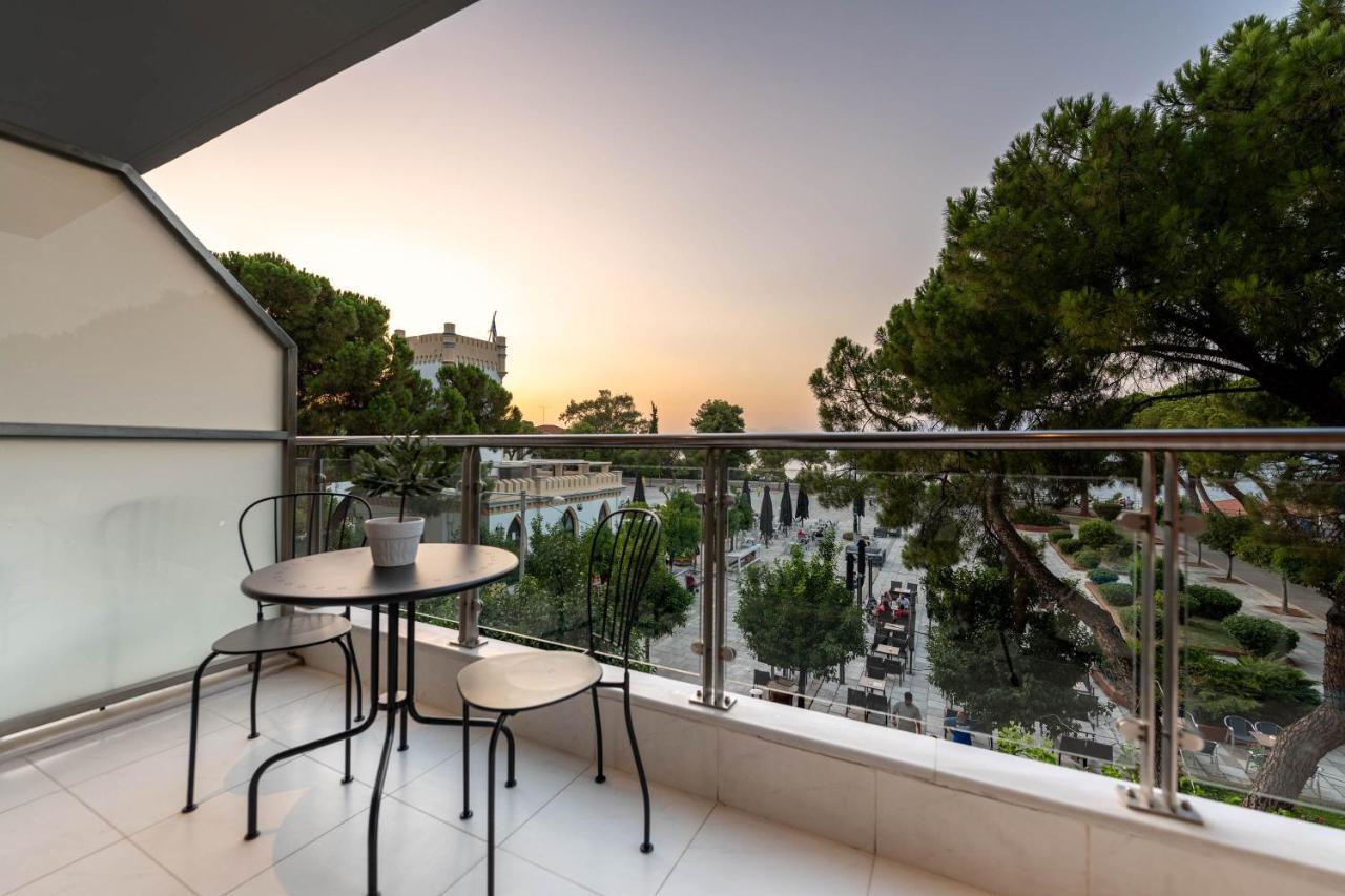 Byron Luxury Apartments Айгио Екстериор снимка