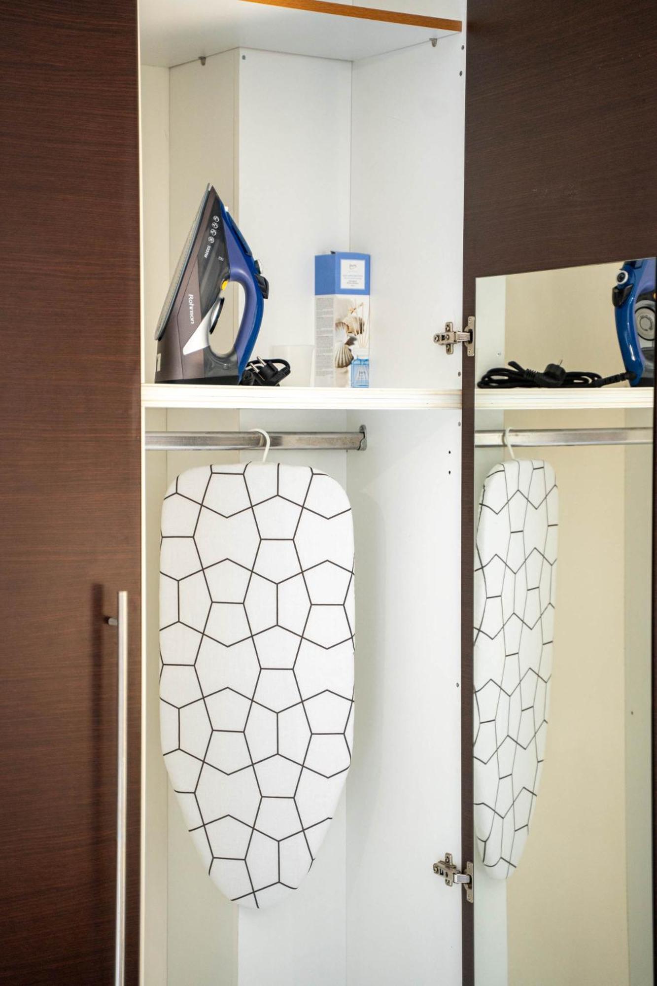 Byron Luxury Apartments Айгио Екстериор снимка
