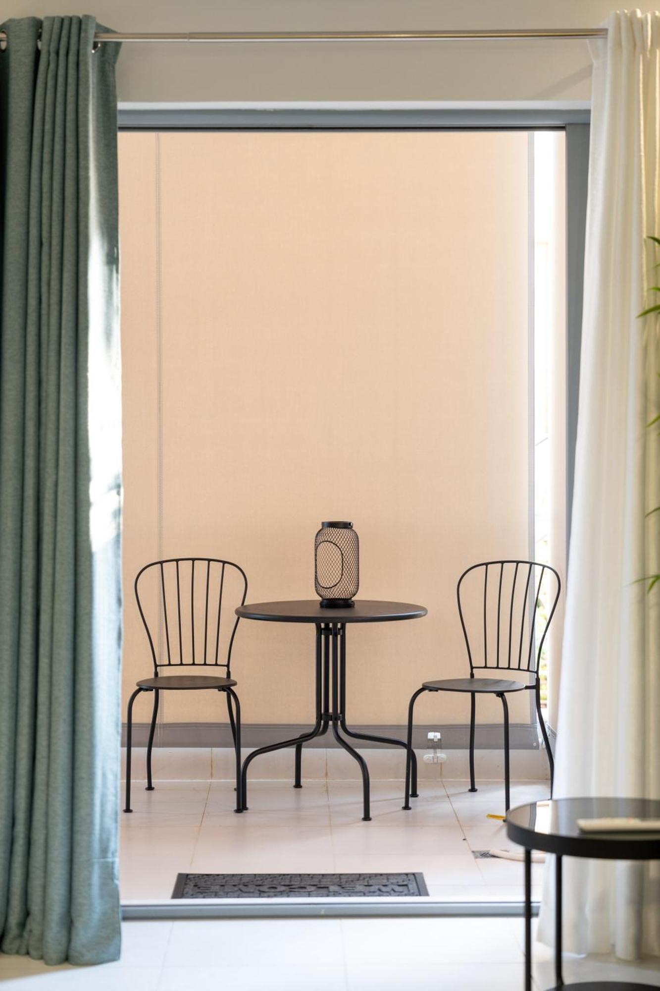 Byron Luxury Apartments Айгио Стая снимка