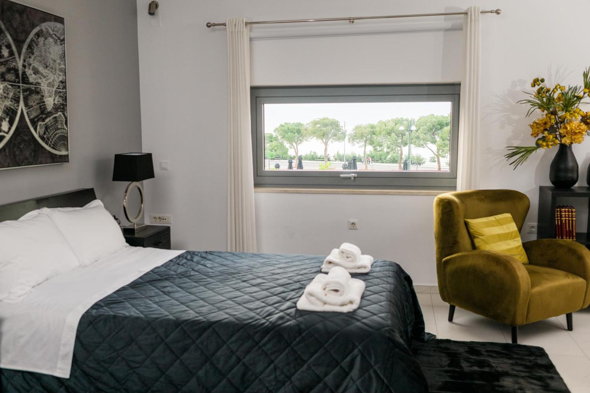 Byron Luxury Apartments Айгио Екстериор снимка
