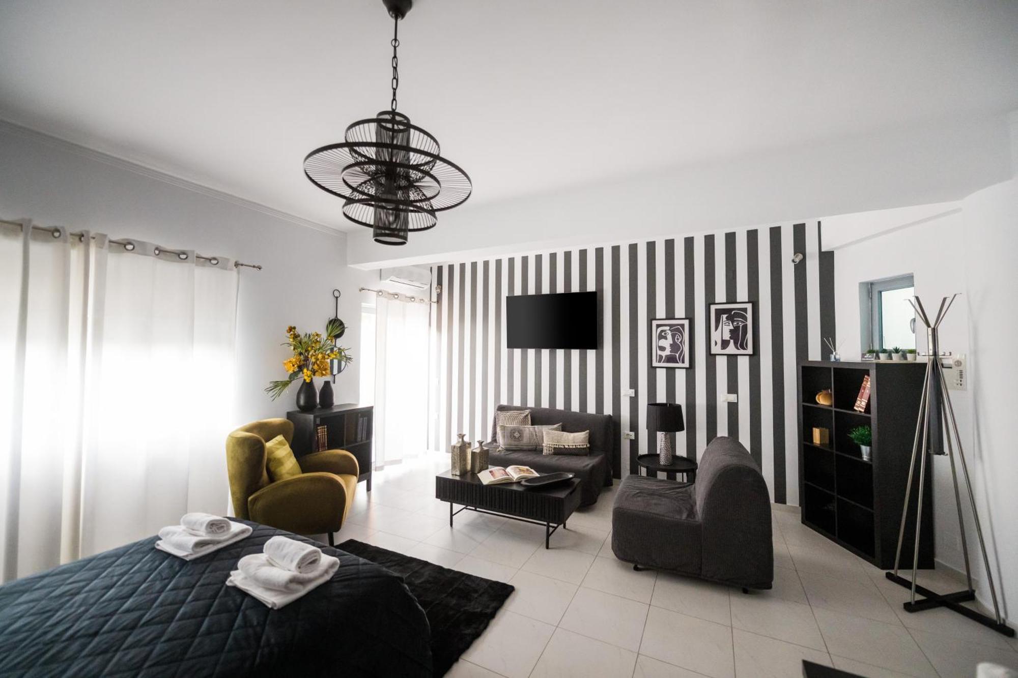 Byron Luxury Apartments Айгио Екстериор снимка
