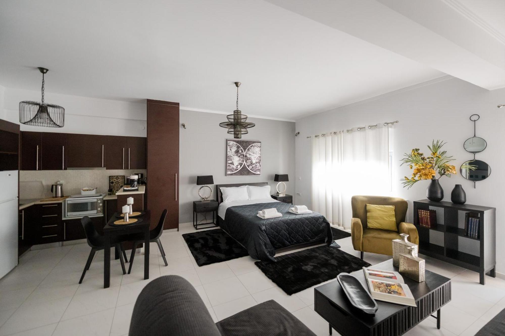 Byron Luxury Apartments Айгио Екстериор снимка