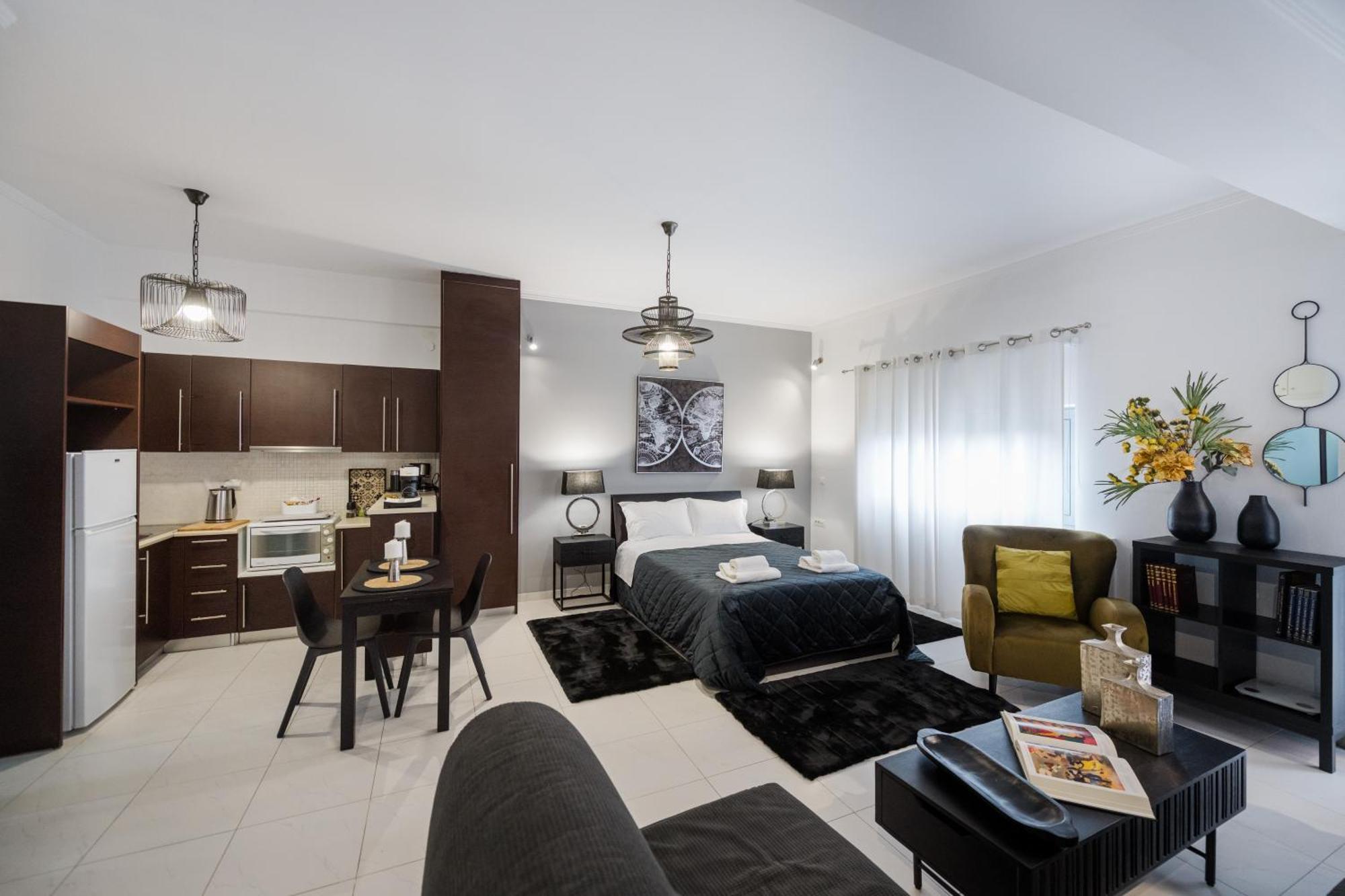 Byron Luxury Apartments Айгио Екстериор снимка
